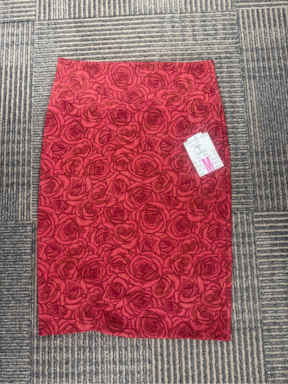 NWT LuLaRoe Cassie Burgundy Rose Print Pencil Skirt Sz M - Picture 2 of 4